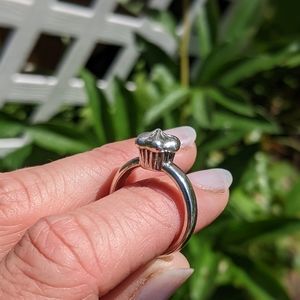PNut cupcake ring silver size 7
